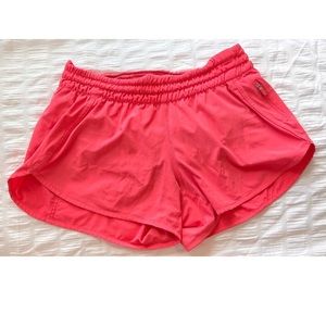 Lululemon Tracker Low-Rise Lined Short 4” - Bright Pink